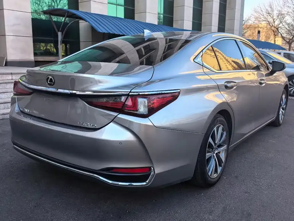 Lexus ES — фото 2