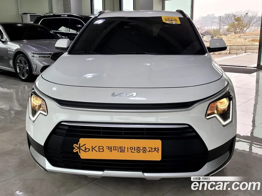 Kia Niro — фото 1