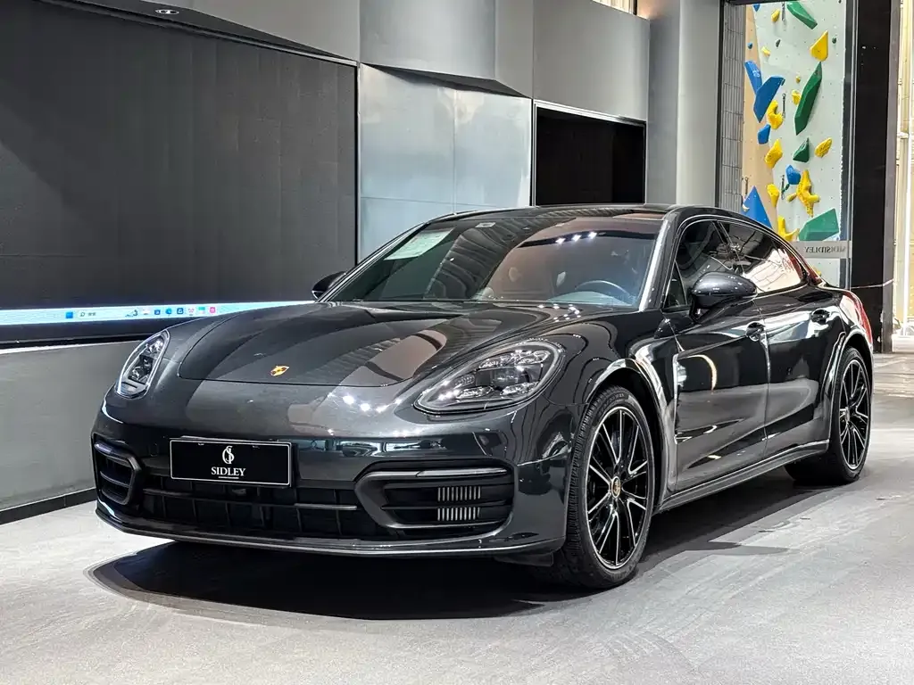 Porsche Panamera — фото 1