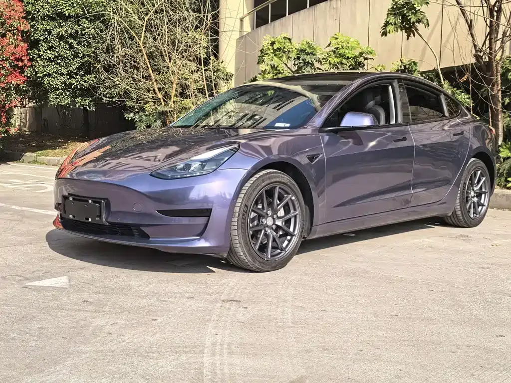 Tesla Model 3 — фото 10