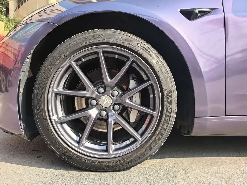 Tesla Model 3 — фото 2