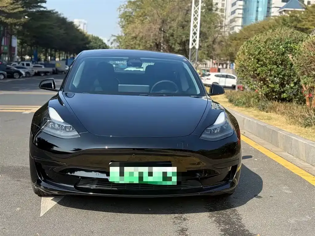 Tesla Model 3 — фото 7