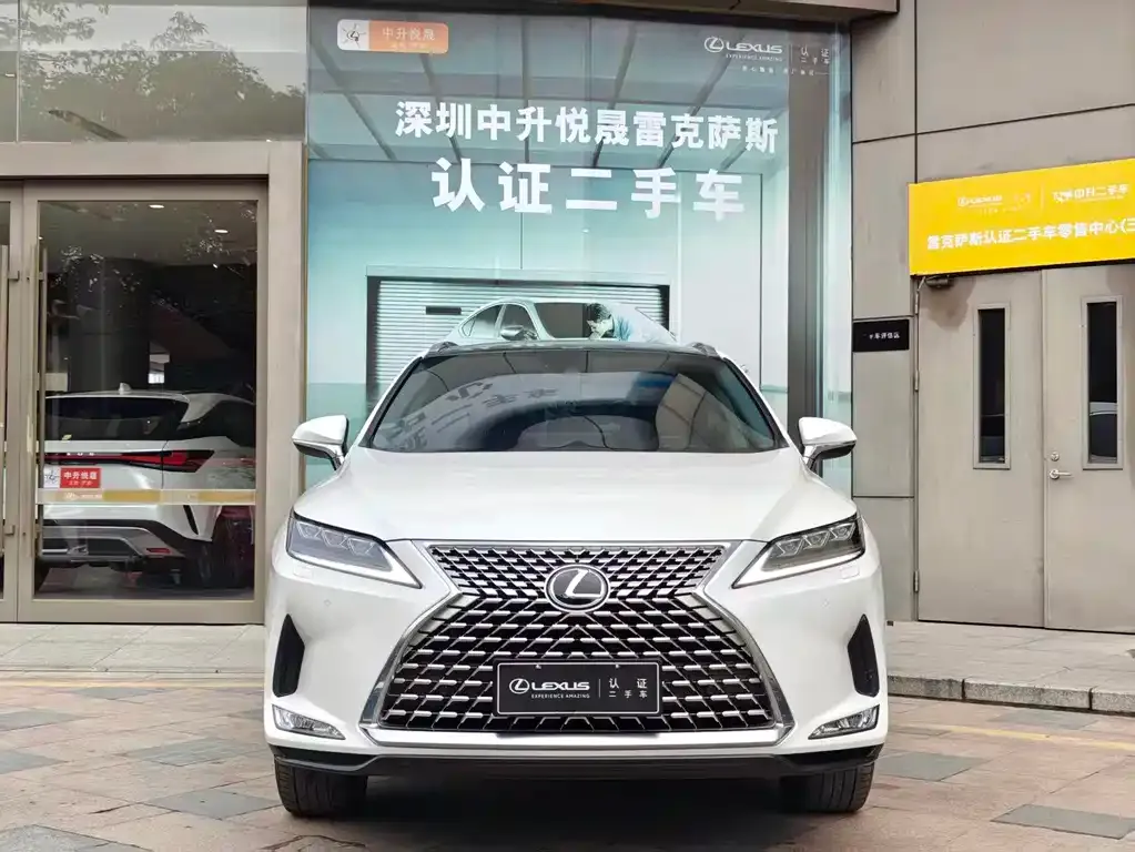 Lexus RX — фото 1