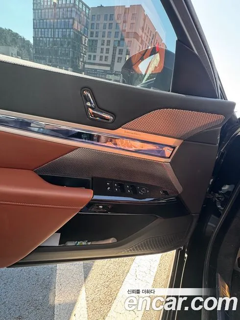 BMW i7 — фото 6