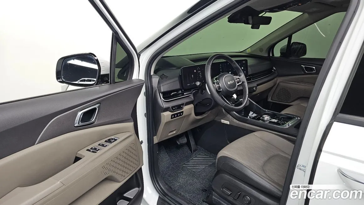 Kia Carnival — фото 10