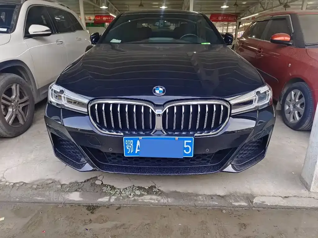BMW 5 Series — фото 1