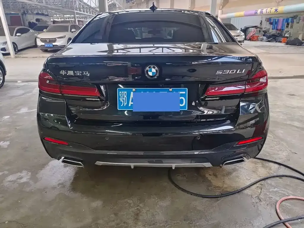 BMW 5 Series — фото 5