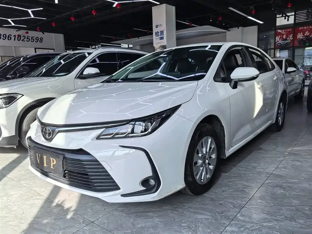 Toyota Corolla — фото 1
