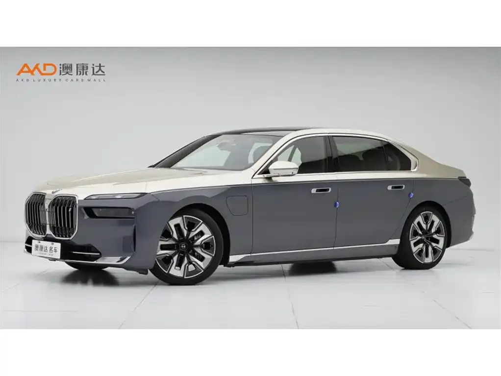 BMW i7 — фото 1