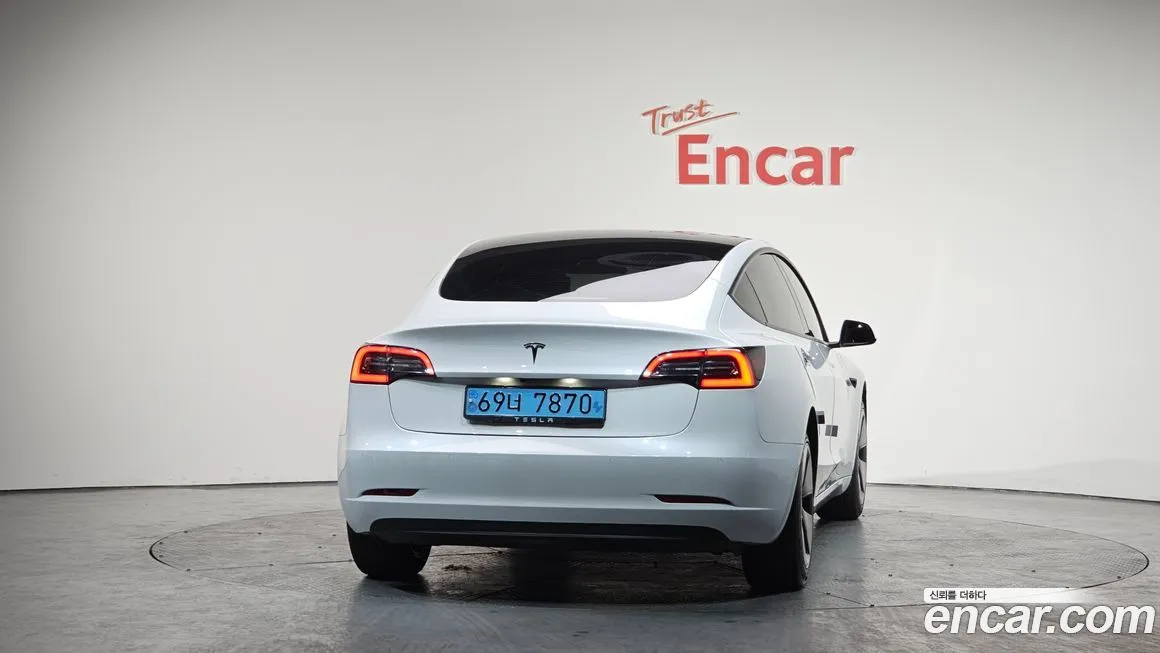 Tesla Model 3 — фото 2