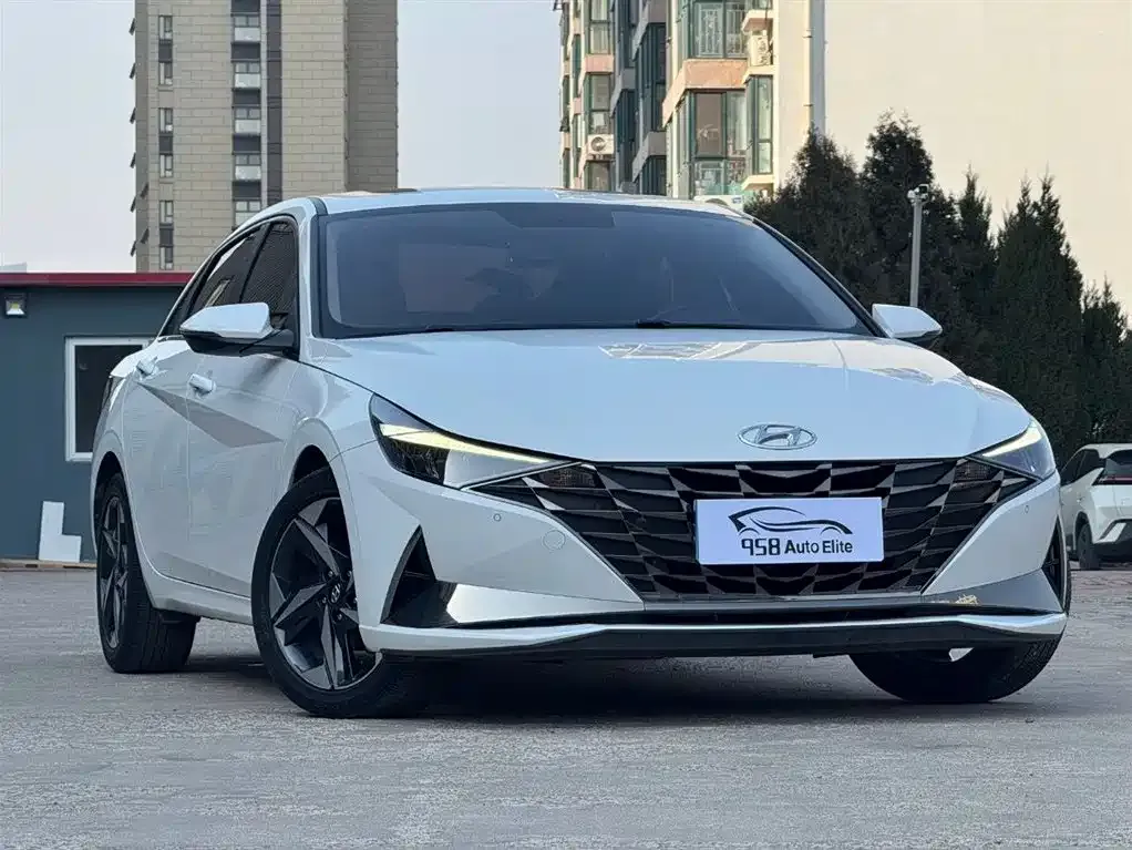Hyundai Elantra — фото 9