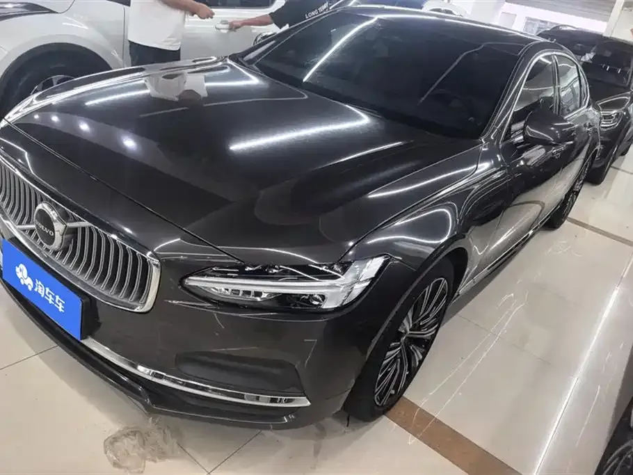 Volvo S90 — фото 1