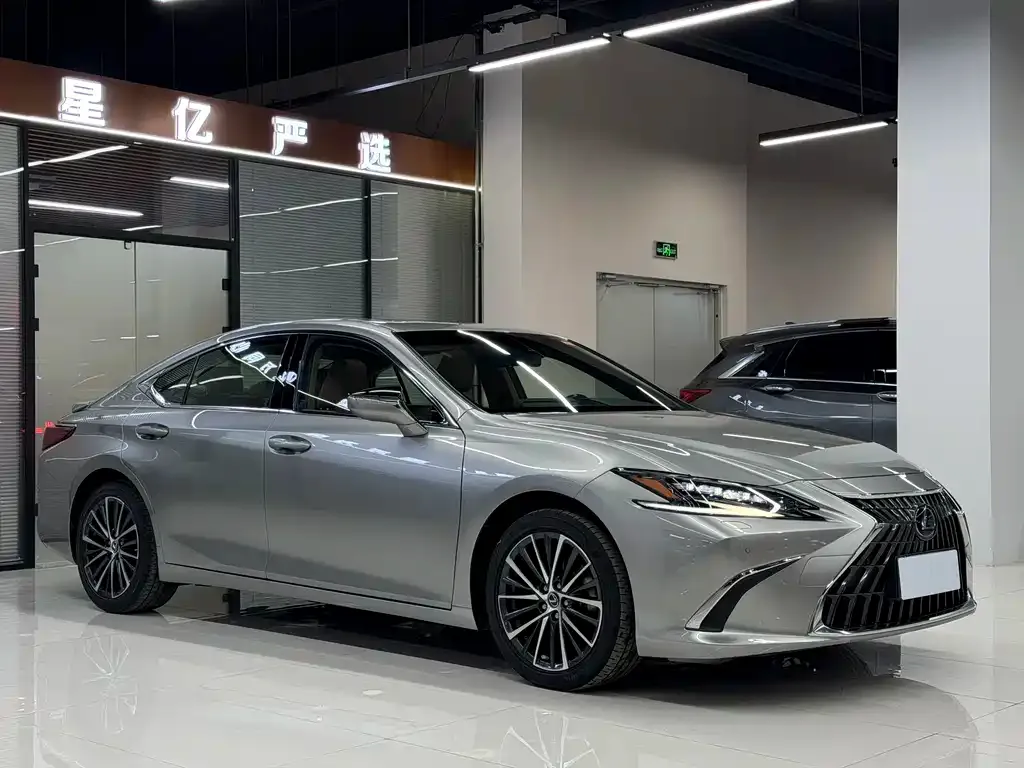 Lexus ES — фото 6
