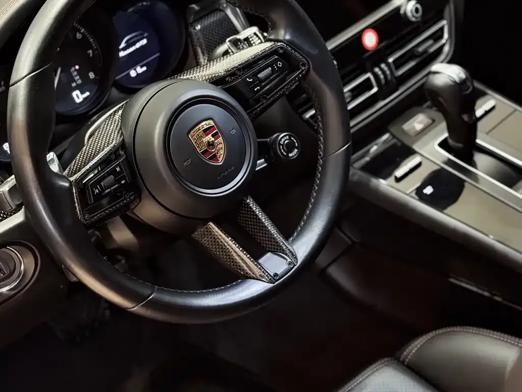 Porsche Macan — фото 9