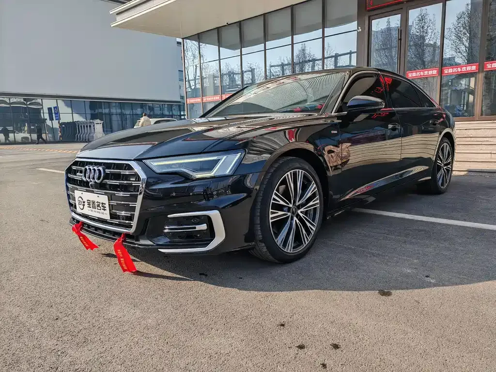 Audi A6L — фото 1