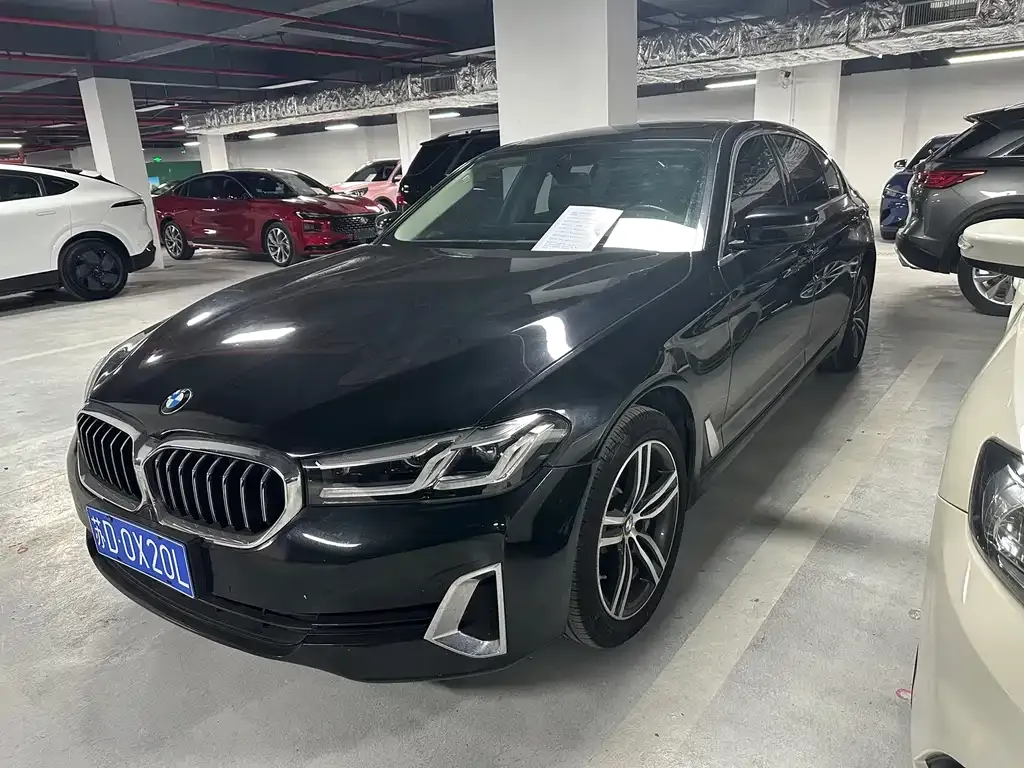 BMW 5 Series — фото 1