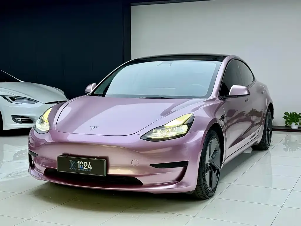 Tesla Model 3 — фото 1