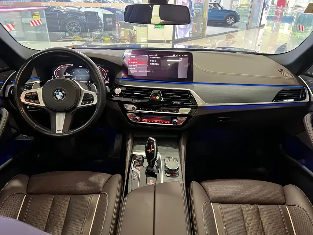 BMW 5 Series — фото 10