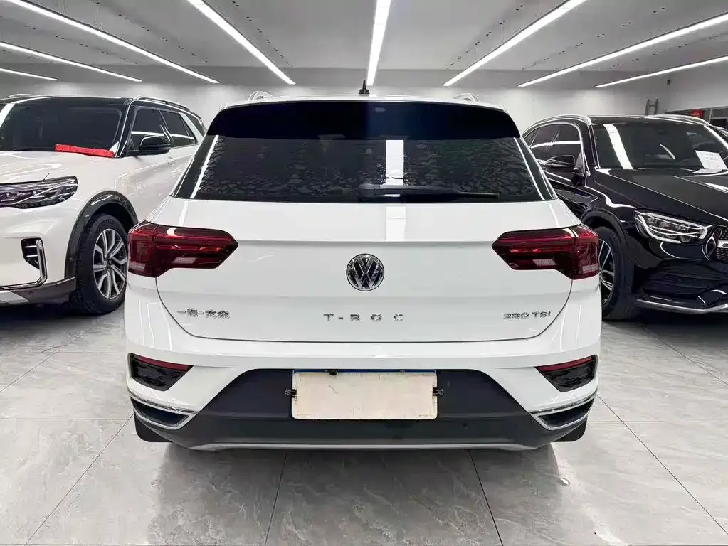 Volkswagen T-Roc — фото 9