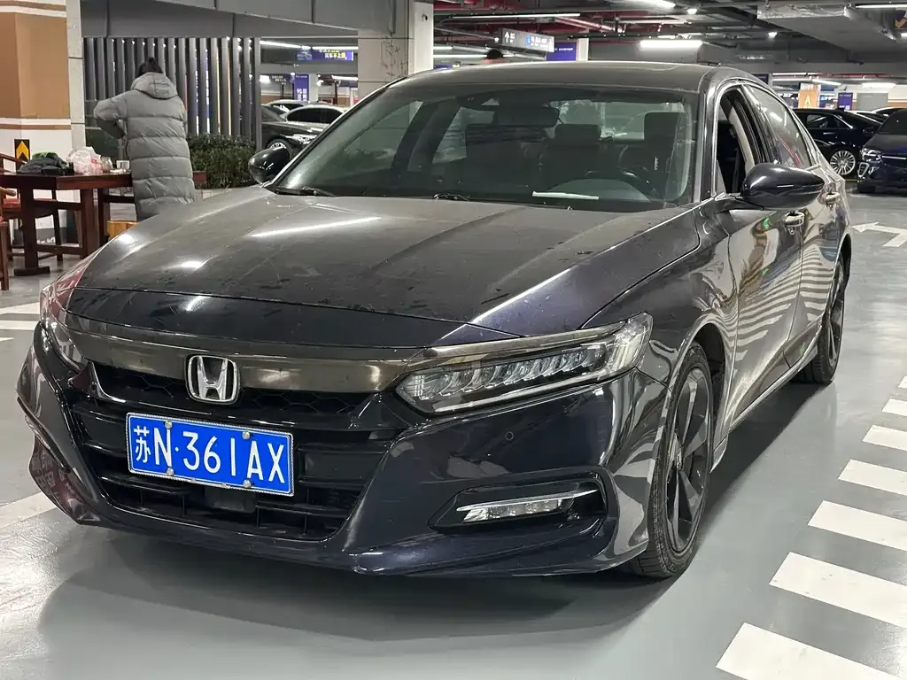 Honda Accord — фото 1