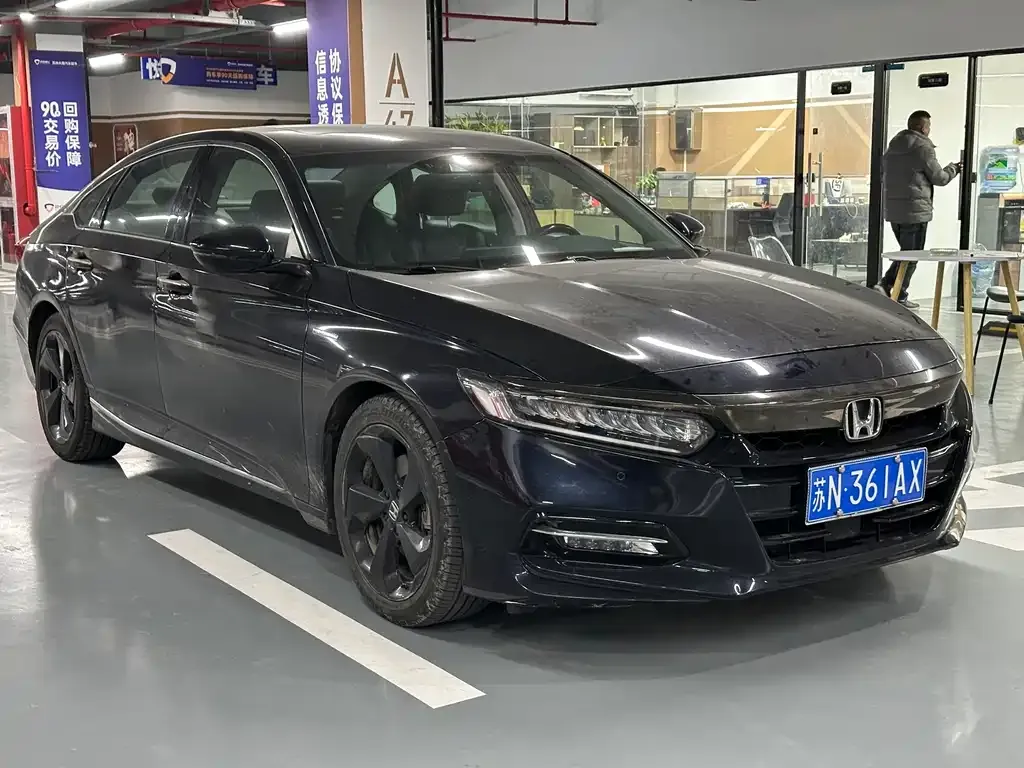 Honda Accord — фото 9