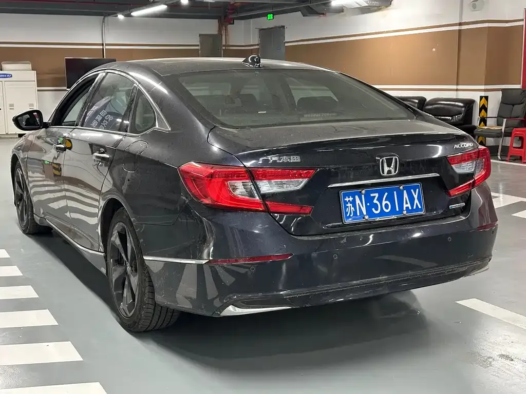 Honda Accord — фото 8
