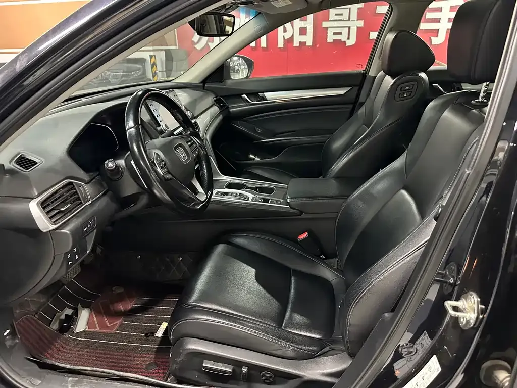 Honda Accord — фото 10