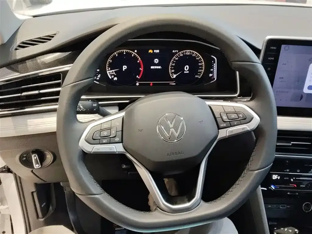 Volkswagen Tiguan L — фото 7