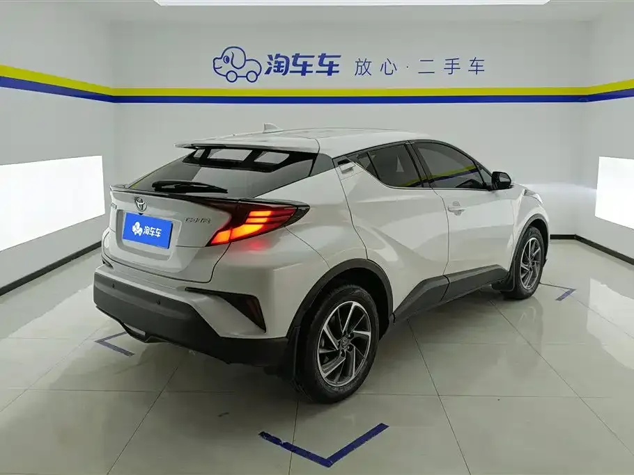 Toyota C-HR — фото 3