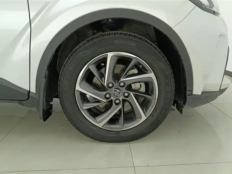 Toyota C-HR — фото 6