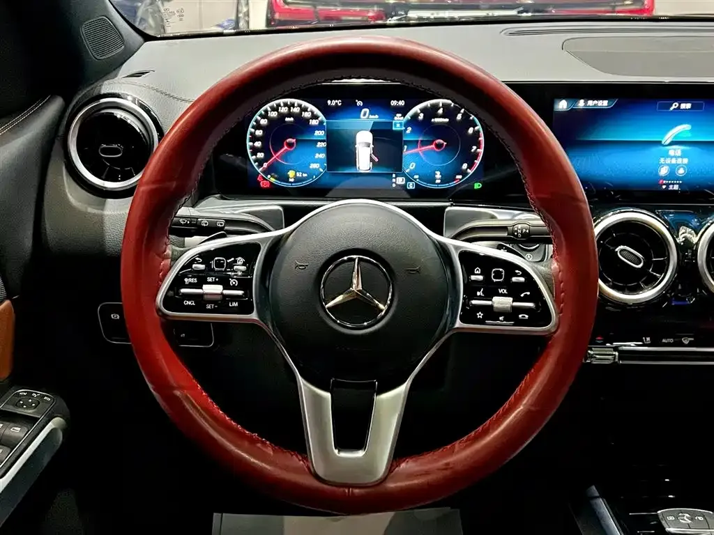Mercedes-Benz GLB — фото 10