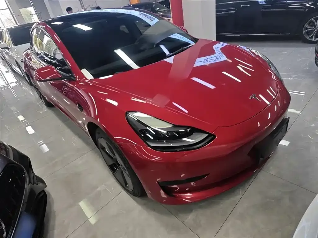 Tesla Model 3 — фото 8