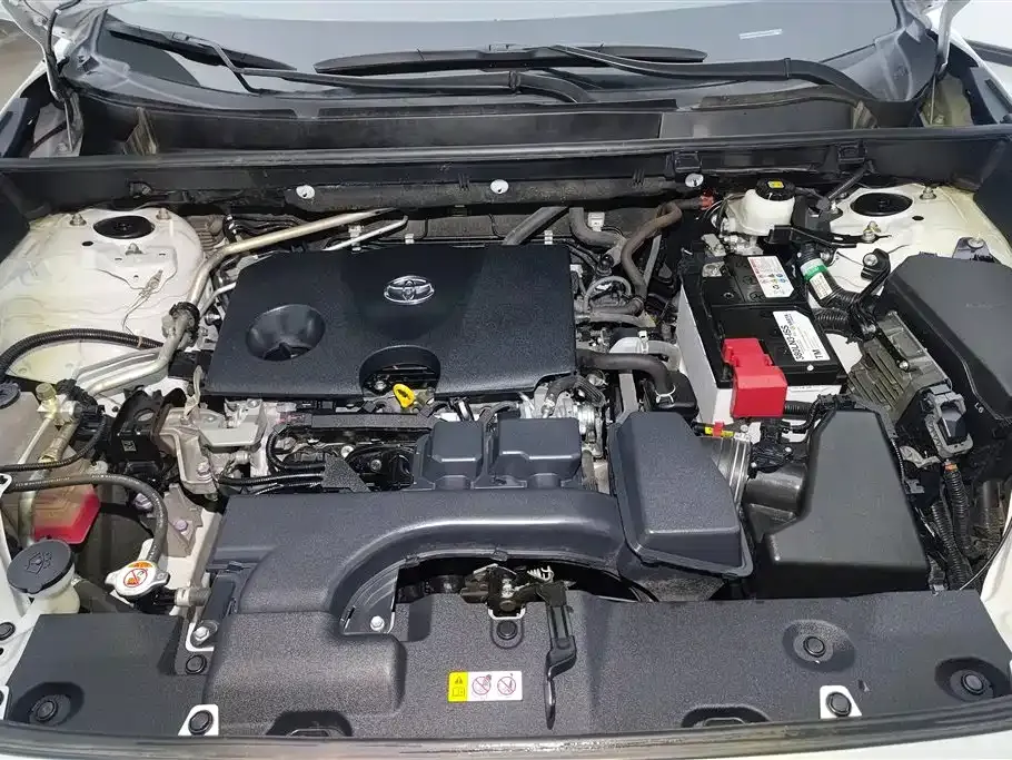 Toyota RAV4 — фото 10