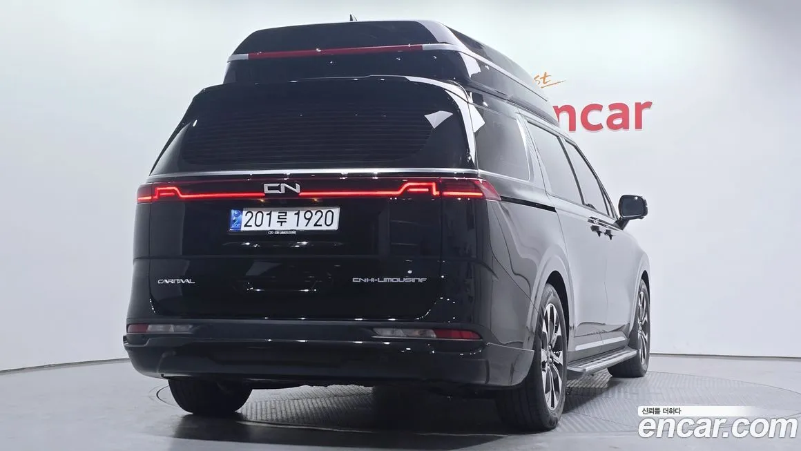 Kia Carnival — фото 10