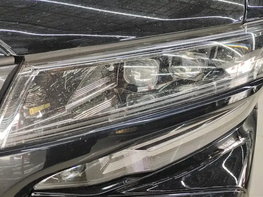 Toyota Alphard — фото 10