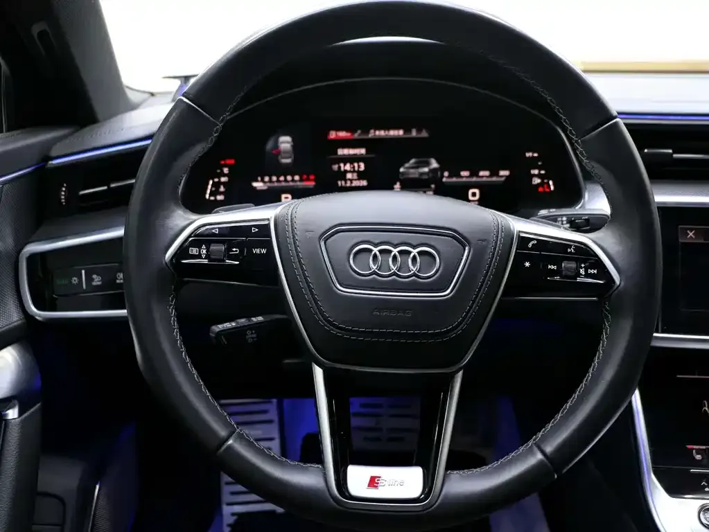 Audi A6L — фото 10