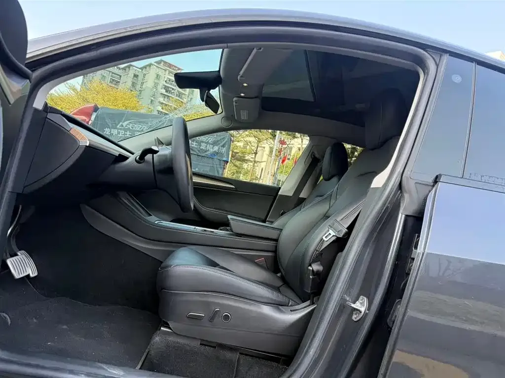 Tesla Model Y — фото 5