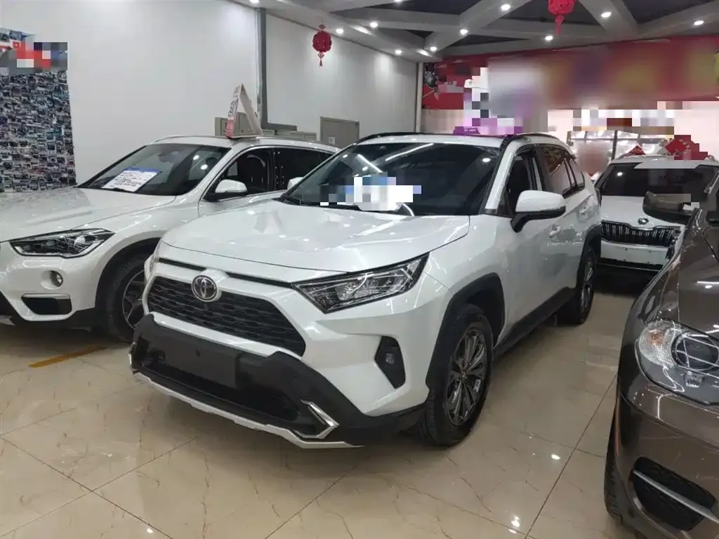 Toyota RAV4 — фото 9