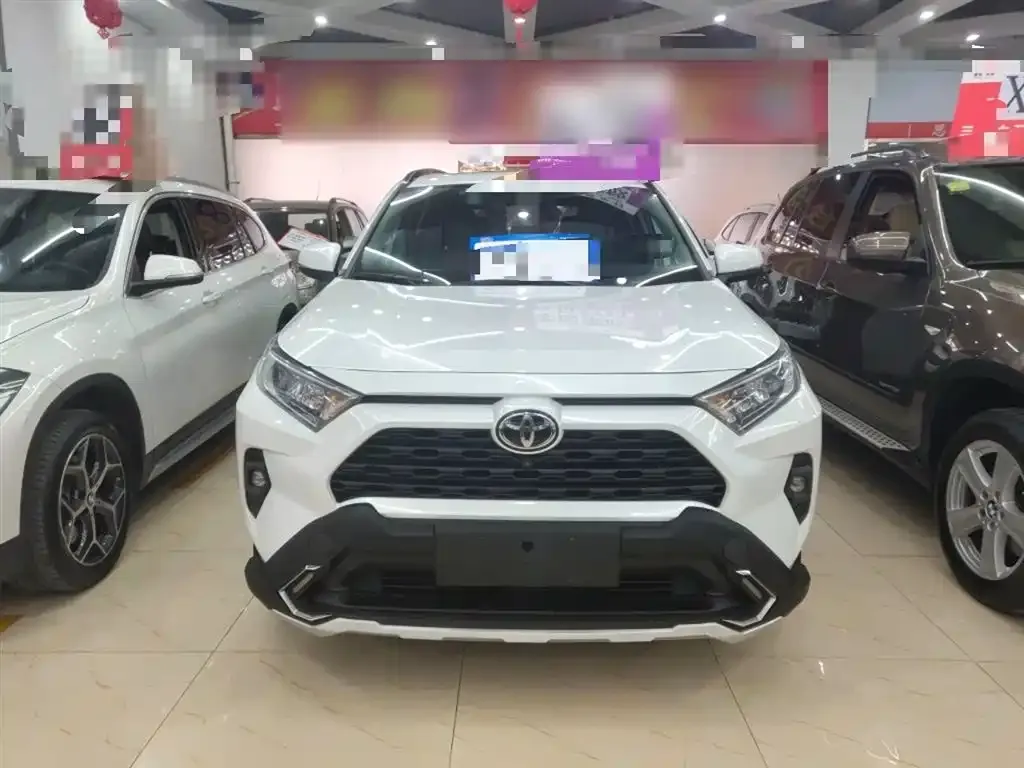 Toyota RAV4 — фото 2