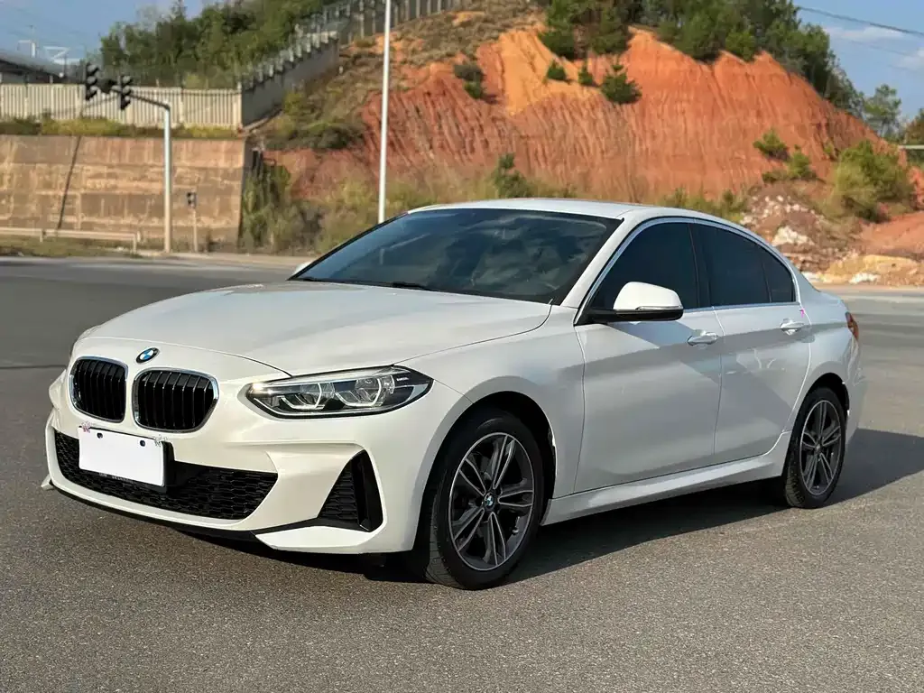 BMW 1 Series — фото 1