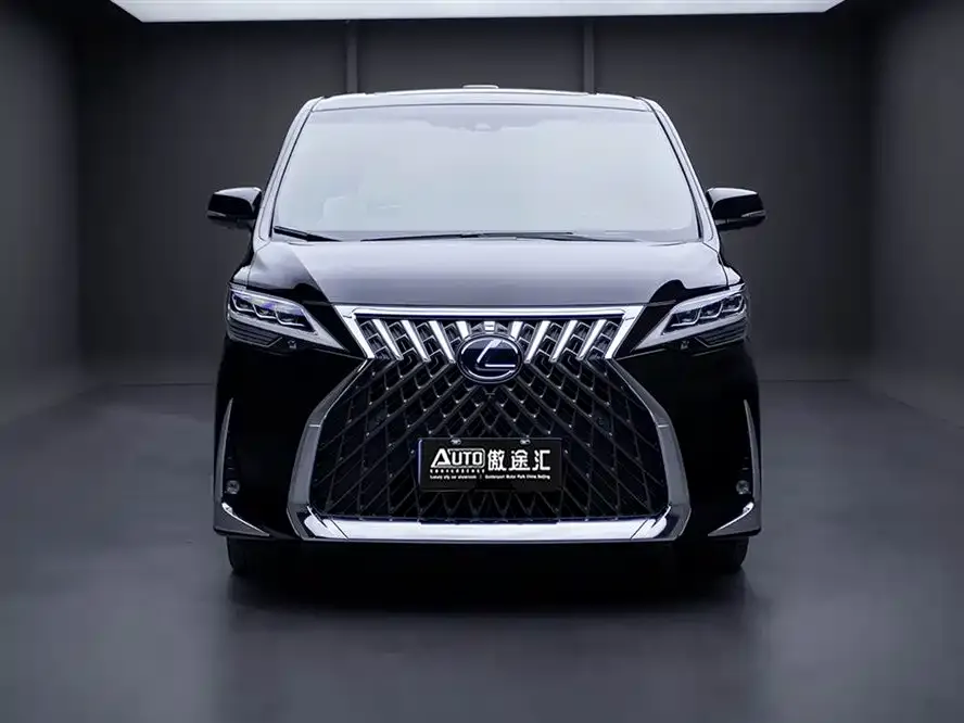 Lexus LM — фото 10