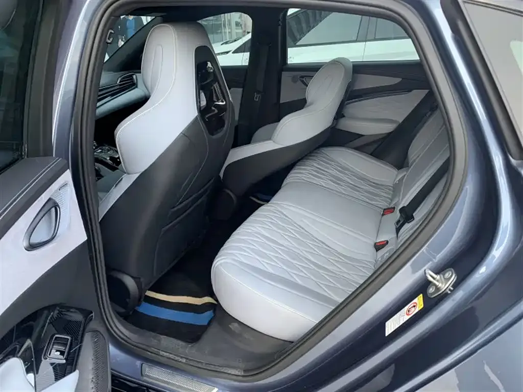 BYD Seal — фото 4