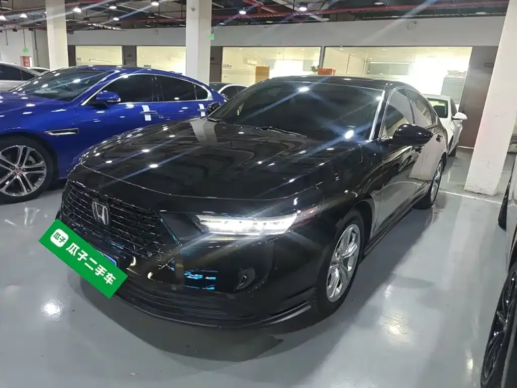 Honda Accord — фото 1