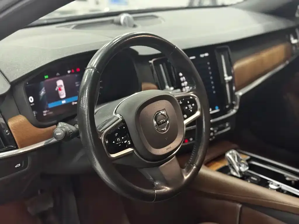 Volvo S90 — фото 8