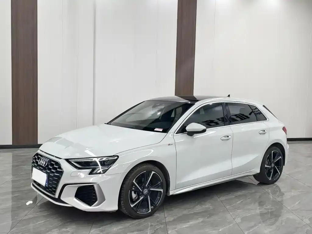 Audi A3 — фото 1