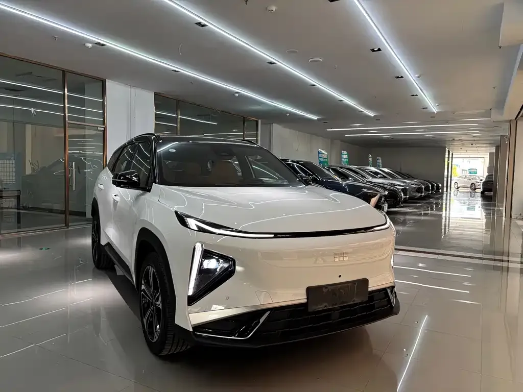 Geely Galaxy L7 — фото 10