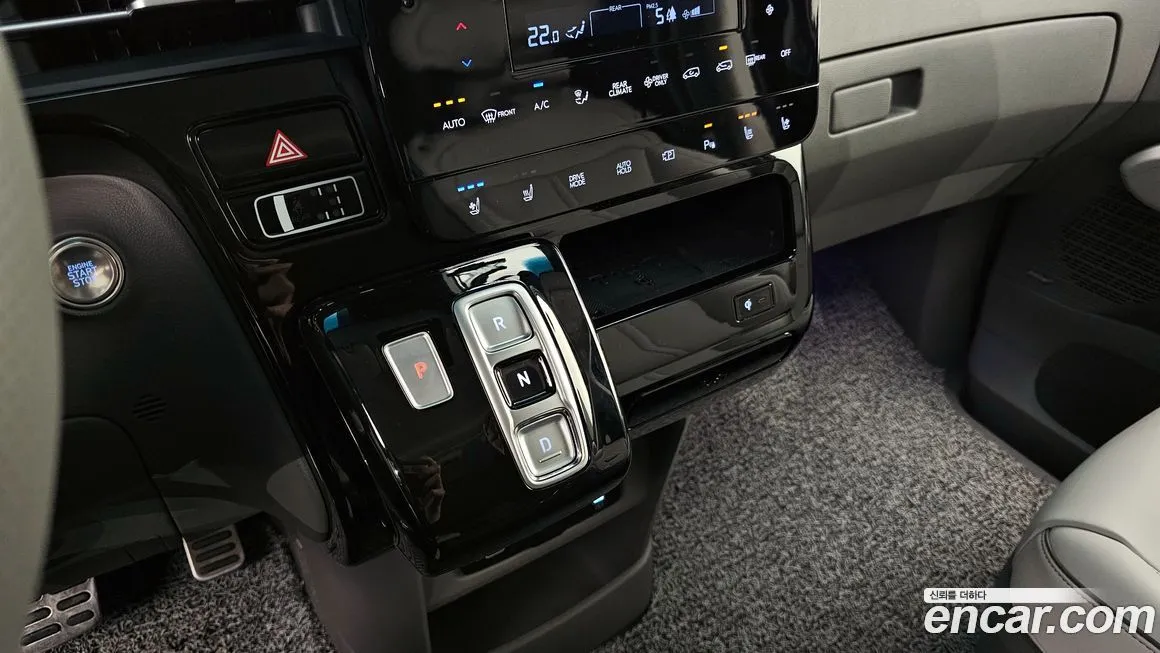 Hyundai Staria — фото 3