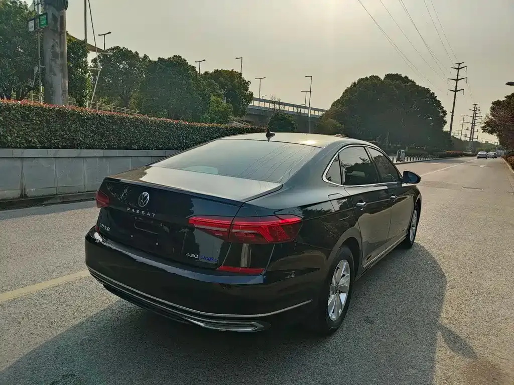 Volkswagen Passat — фото 3