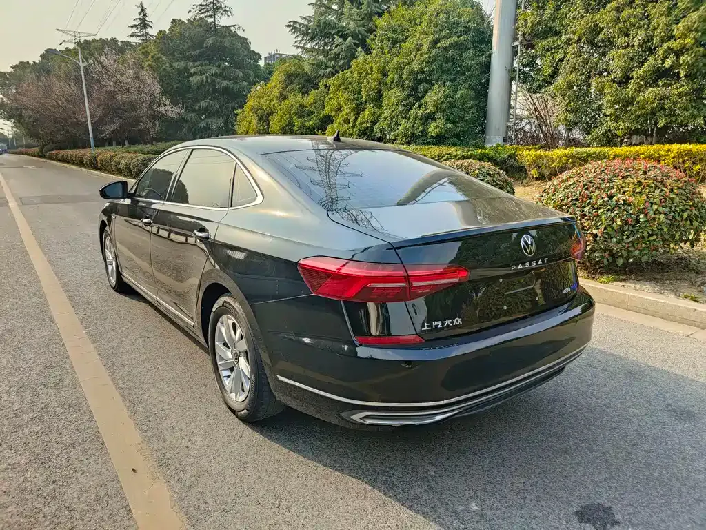 Volkswagen Passat — фото 4