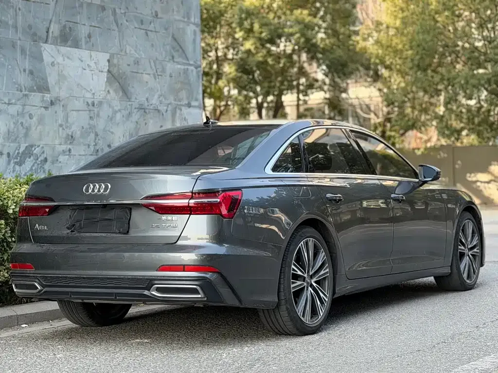 Audi A6L — фото 7